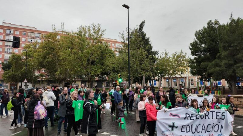 CRECEN LAS PROTESTAS POR LOS RECORTES EN EDUCACIÓN